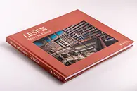 Buch liegend