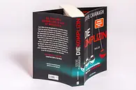 Buch stehend U4