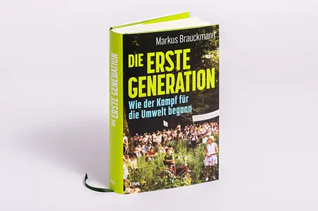 Buch stehend